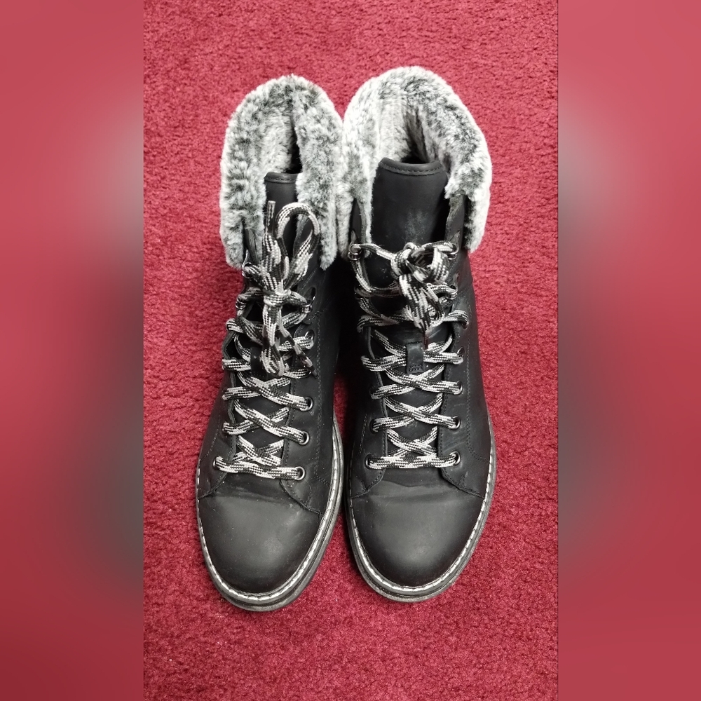 Time and Tru Women's Hiker Boots Black W Faux Fur Collar Memory Foam Size 9